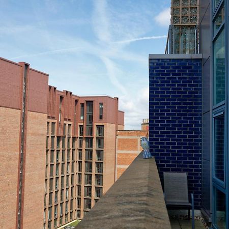 Sidemersey Livings- Convenient 1-Bedroom Flat With A View, Central Ливърпул Екстериор снимка