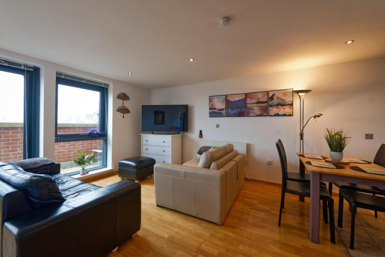 Sidemersey Livings- Convenient 1-Bedroom Flat With A View, Central Ливърпул Екстериор снимка