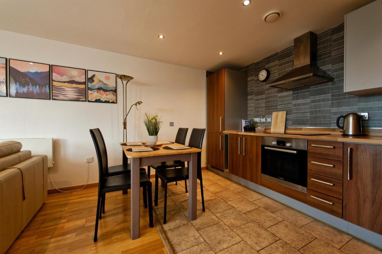 Sidemersey Livings- Convenient 1-Bedroom Flat With A View, Central Ливърпул Екстериор снимка